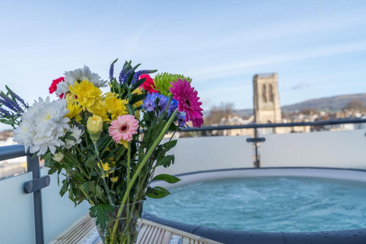 Central Penthouse With Hot Tub & Views 22 Cheltenham Exterior foto