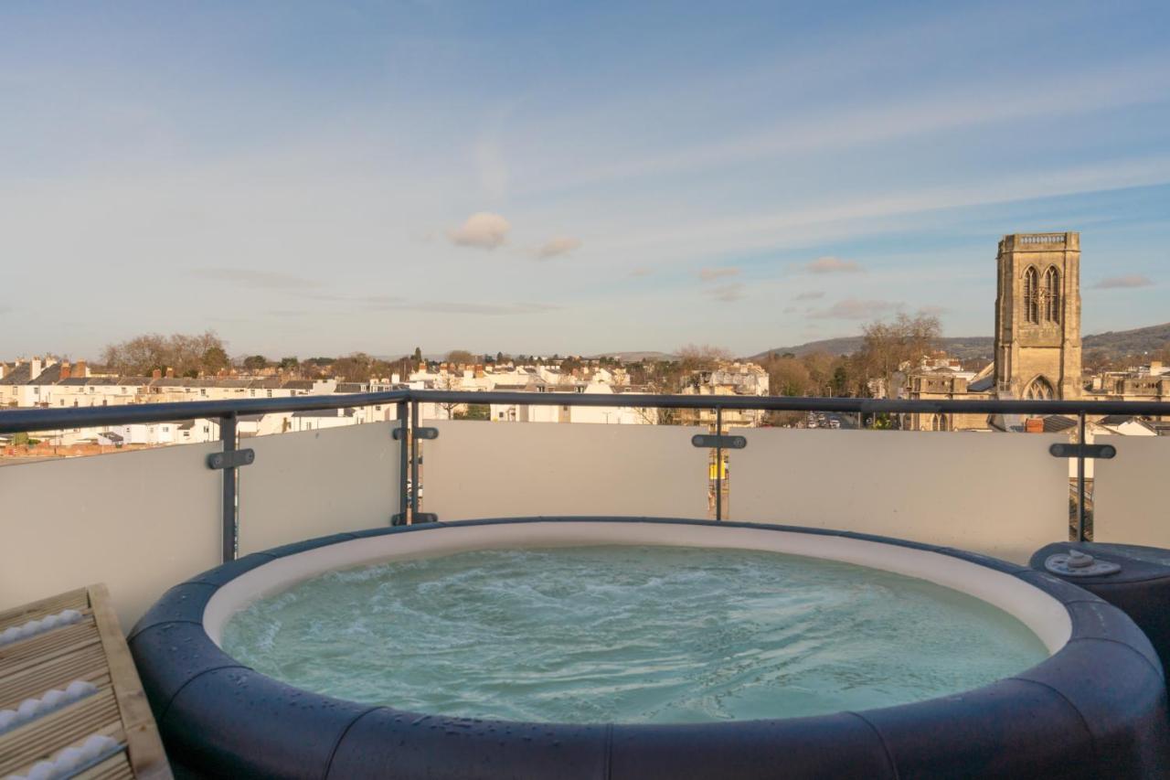 Central Penthouse With Hot Tub & Views 22 Cheltenham Exterior foto